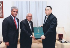 Mr. Vijay Harilela and Mr. Bob N. Harilela JP with Chief Executive of Macau Mr. Fernando Chui Sai On